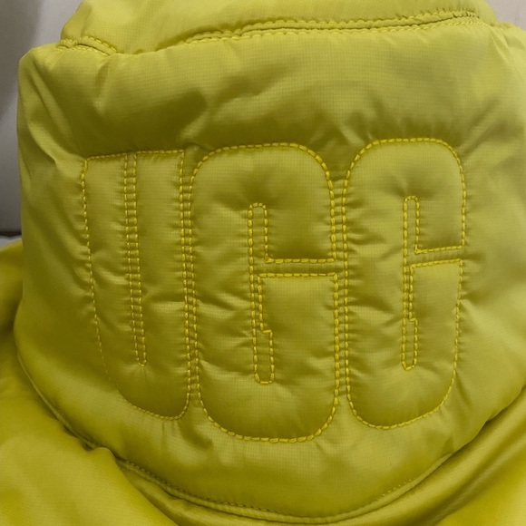UGG Quilted Logo Bucket Hat - Picture 6 of 9